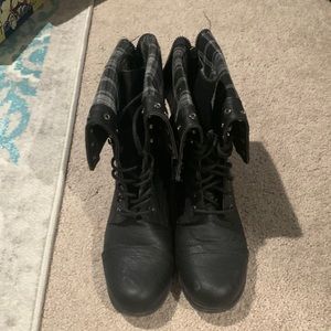 Womens black size 7 boots
